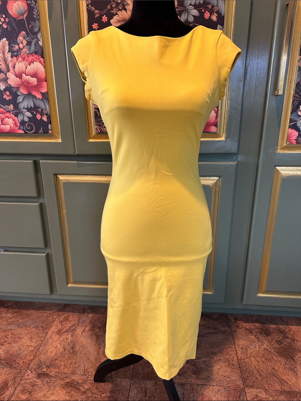IViVI Bright Yellow Cap-Sleeve Midi Sheath Dress